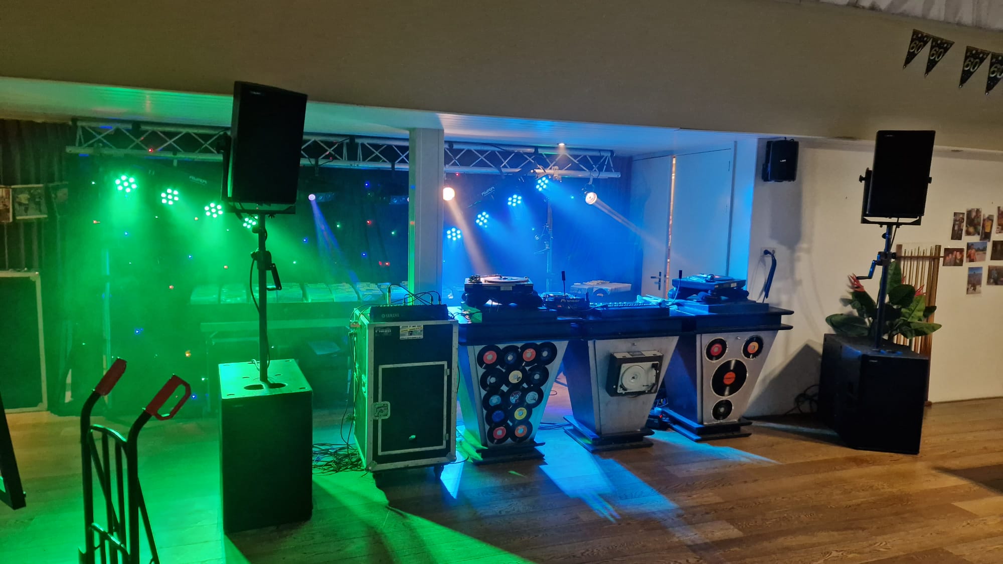Flash Vinyl Show